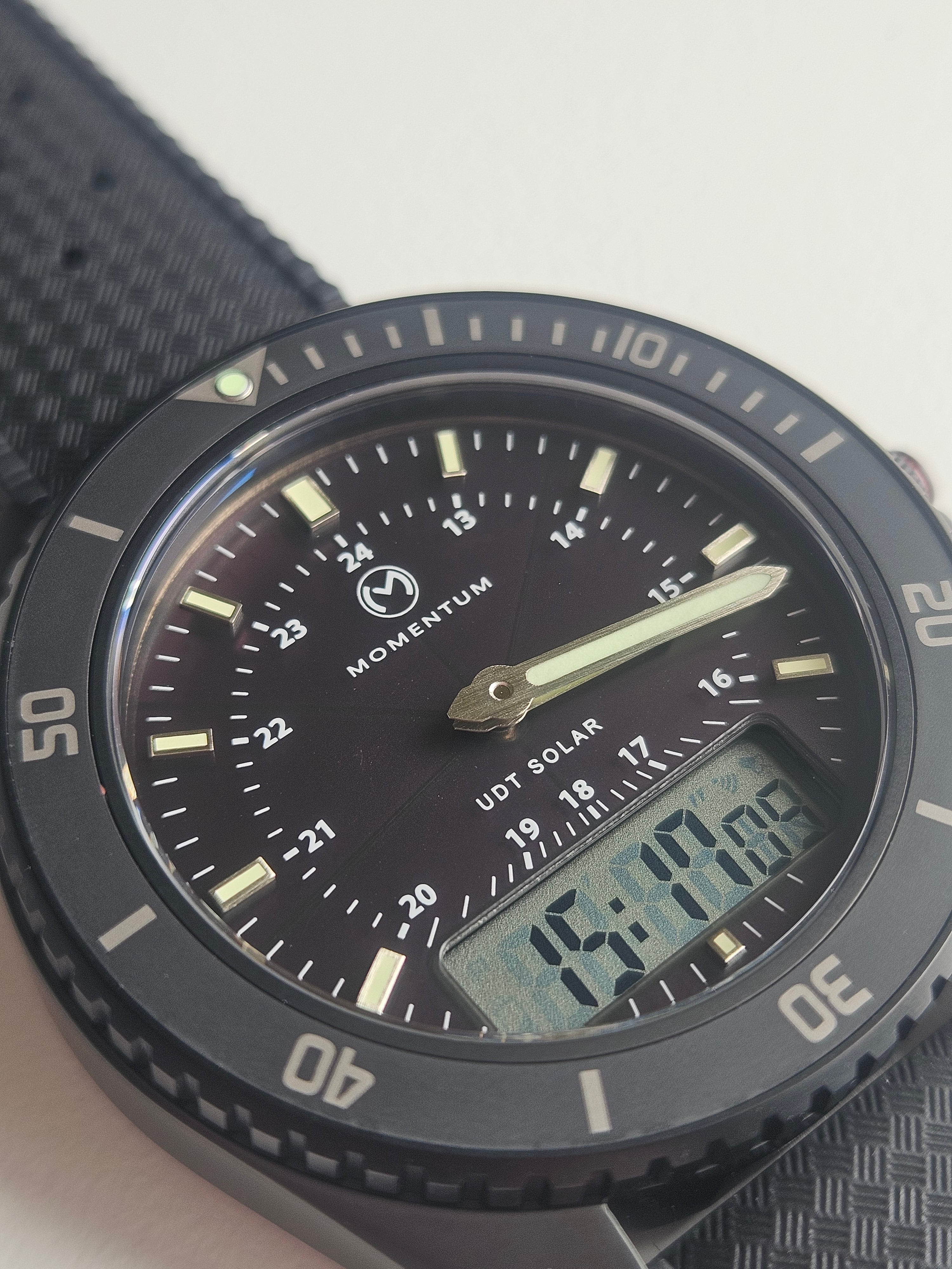 UDT Black-Ion Baton Dial [42mm]