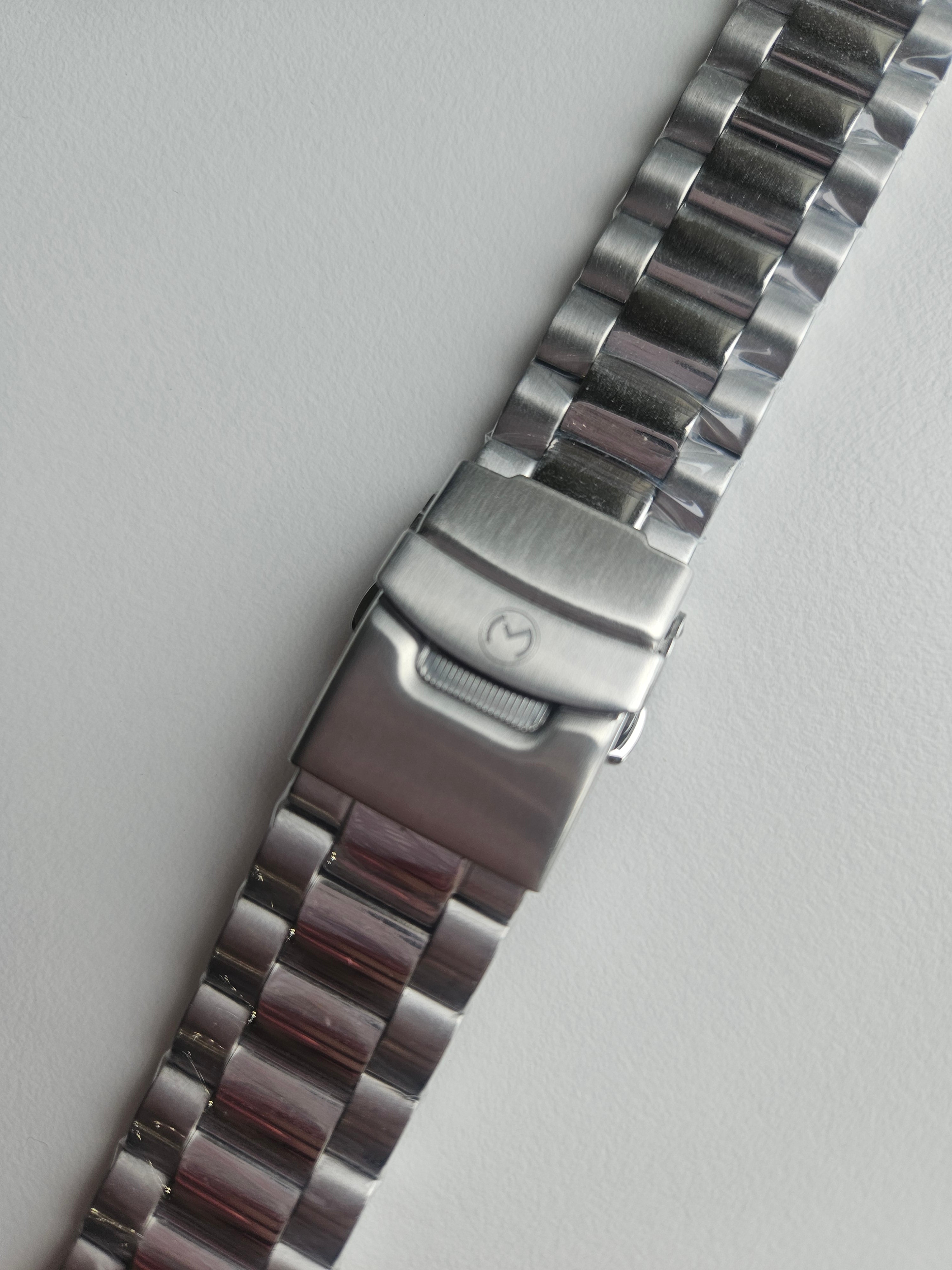M20 & Aquamatic IV Stainless Steel Bracelet [22mm]