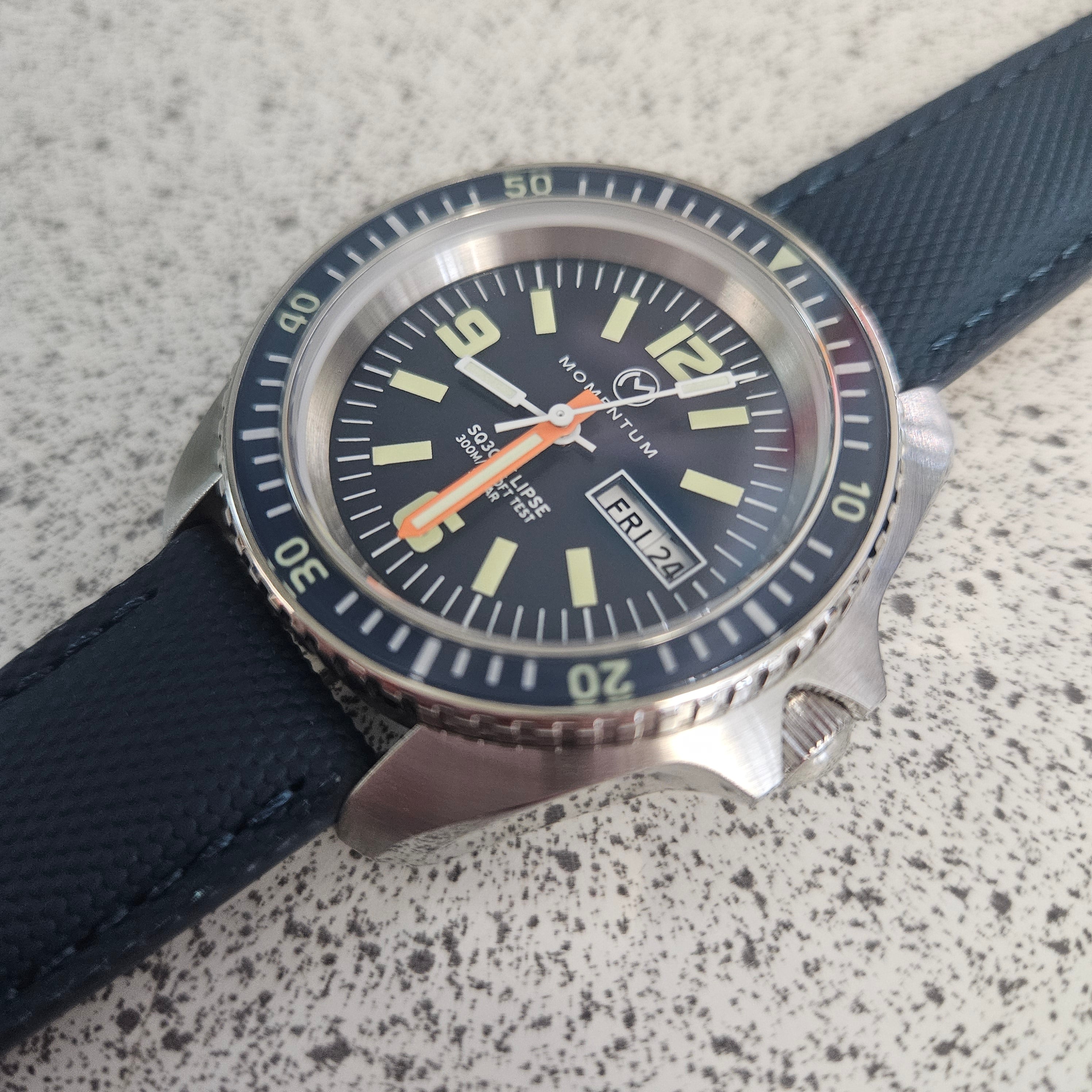 Sea Quartz 30 Eclipse Solar Blue Dial [42mm]