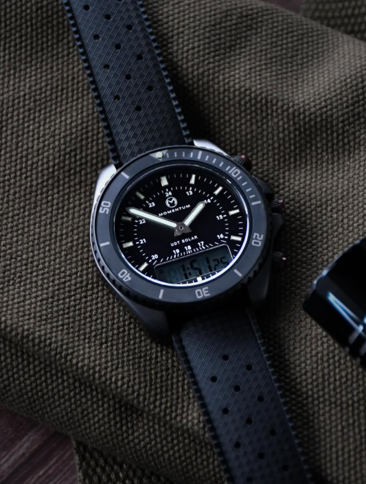 UDT Black-Ion Baton Dial [42mm]