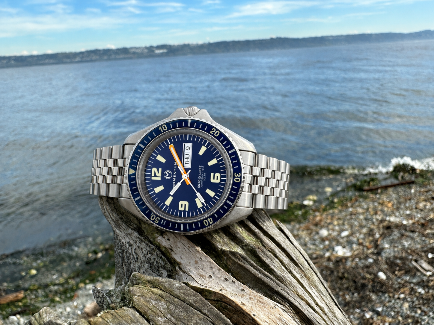Sea Quartz 30 Eclipse Solar Blue Dial [42mm]