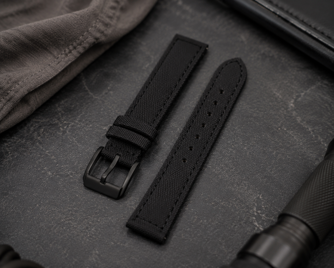 UDT Black-Ion Baton Dial [42mm] + Free Flex Band